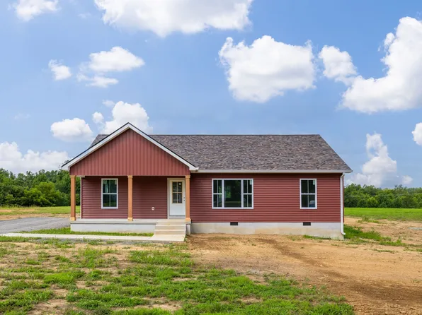 325 Oakmere Ln, Lafayette, TN 37083