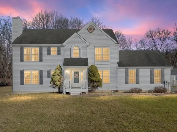 3 Crest Ln, Glen Gardner Boro, NJ 08826