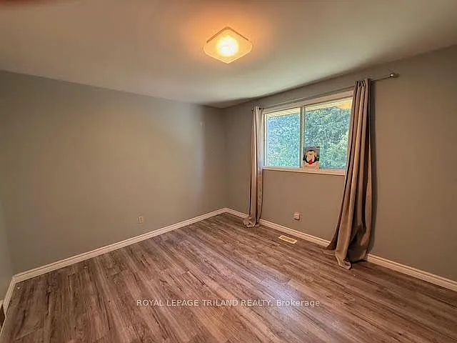 165 Railway Ave — Photo 10