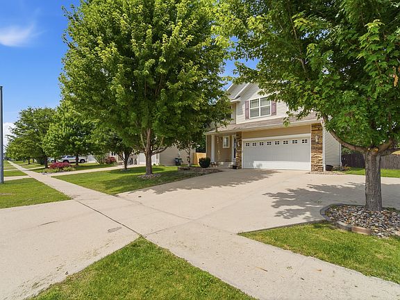 2nd image of 405 SE Olson Dr