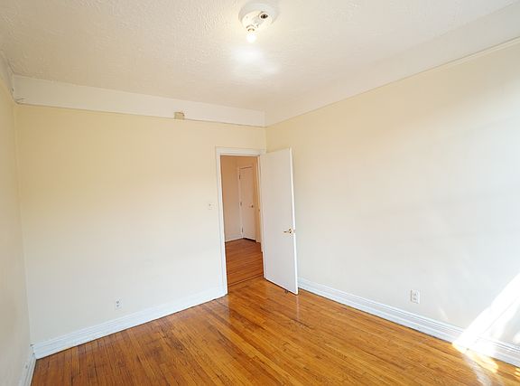 3rd image of 158 18th St #2A