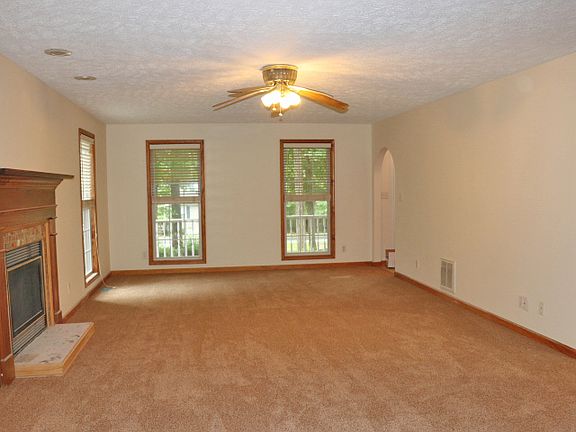 5th image of 126 Jefferson Dr