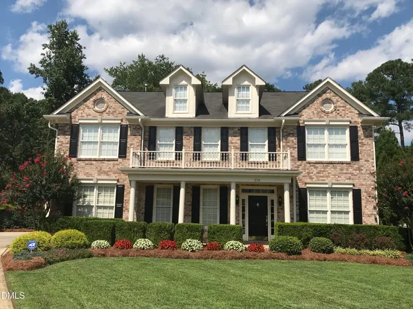 210 Shillings Chase Dr, Cary, NC 27518