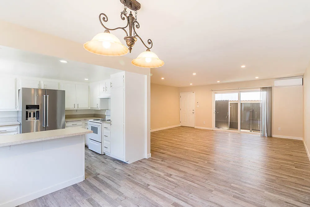 3 bed, 1400 sqft, $4,400 — Photo 1