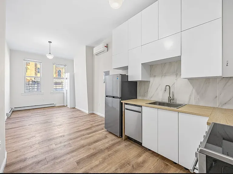1820 Stanhope St #1L — Photo 3