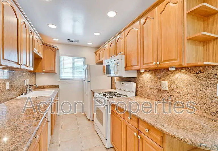 2280 Brentwood Ct — Photo 9