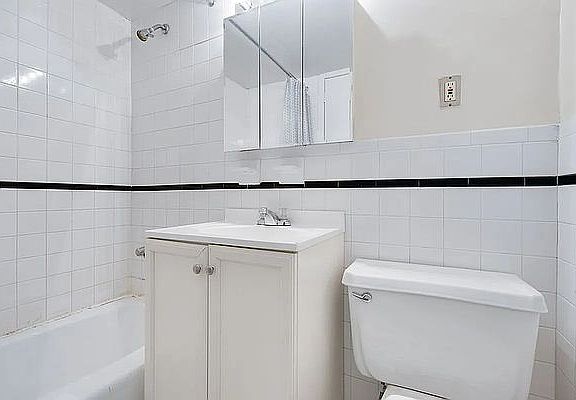 4th image of 851 W End Ave APT 2F
