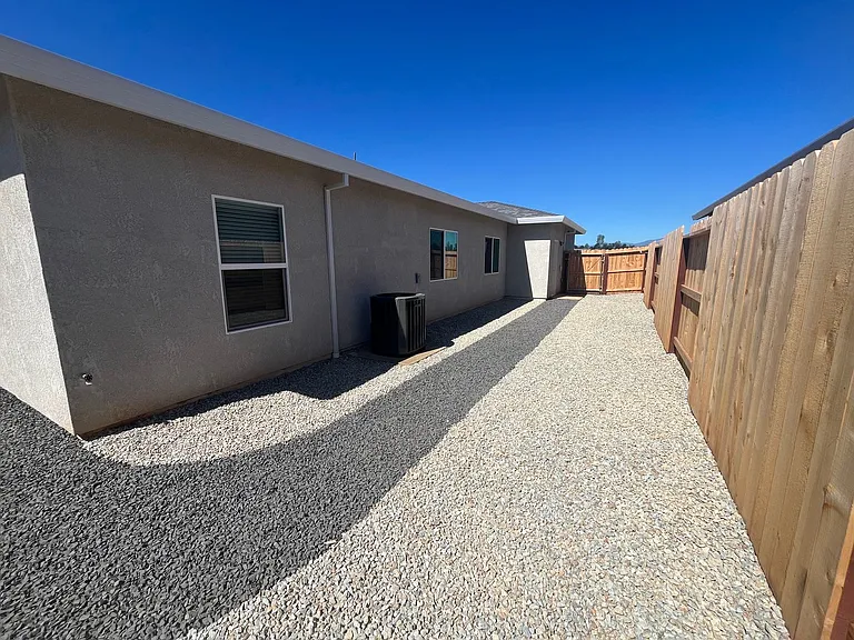 5449 Thumb Rock Rd — Photo 32