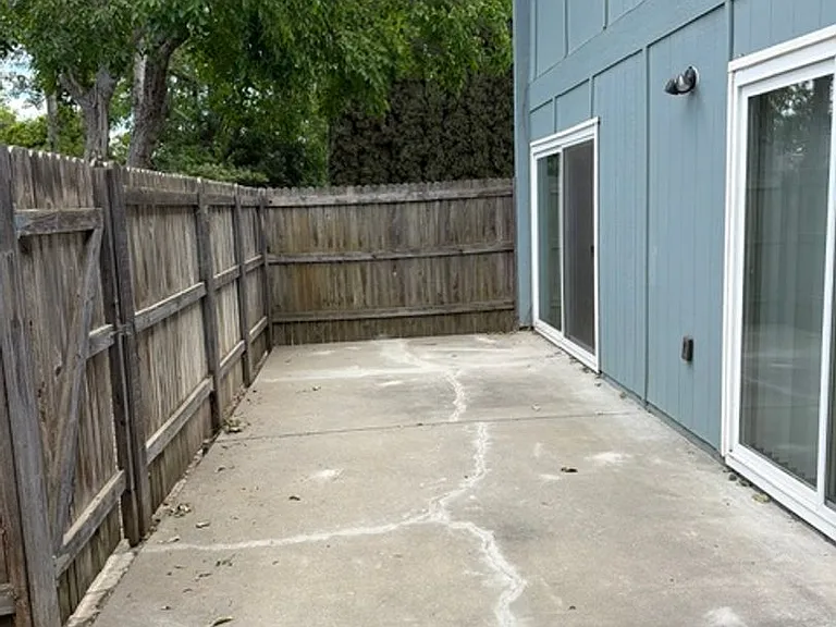 637 Knollwood Dr — Photo 28