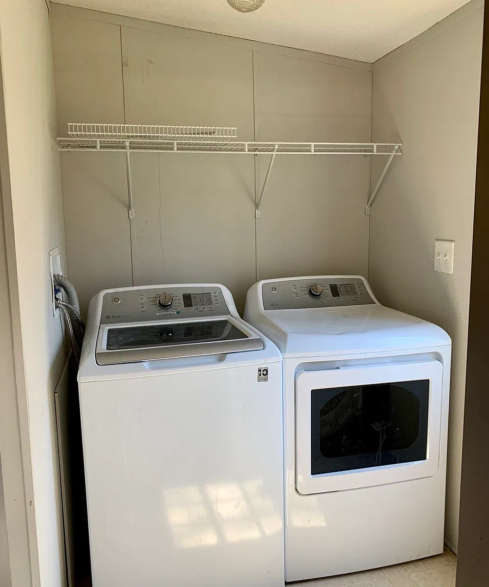 3 bed, 924 sqft, $1,725 — Photo 3