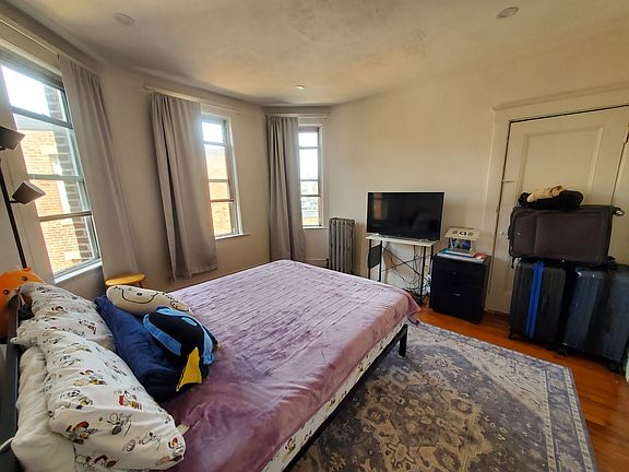 4th image of 11 Scottfield Rd APT 2