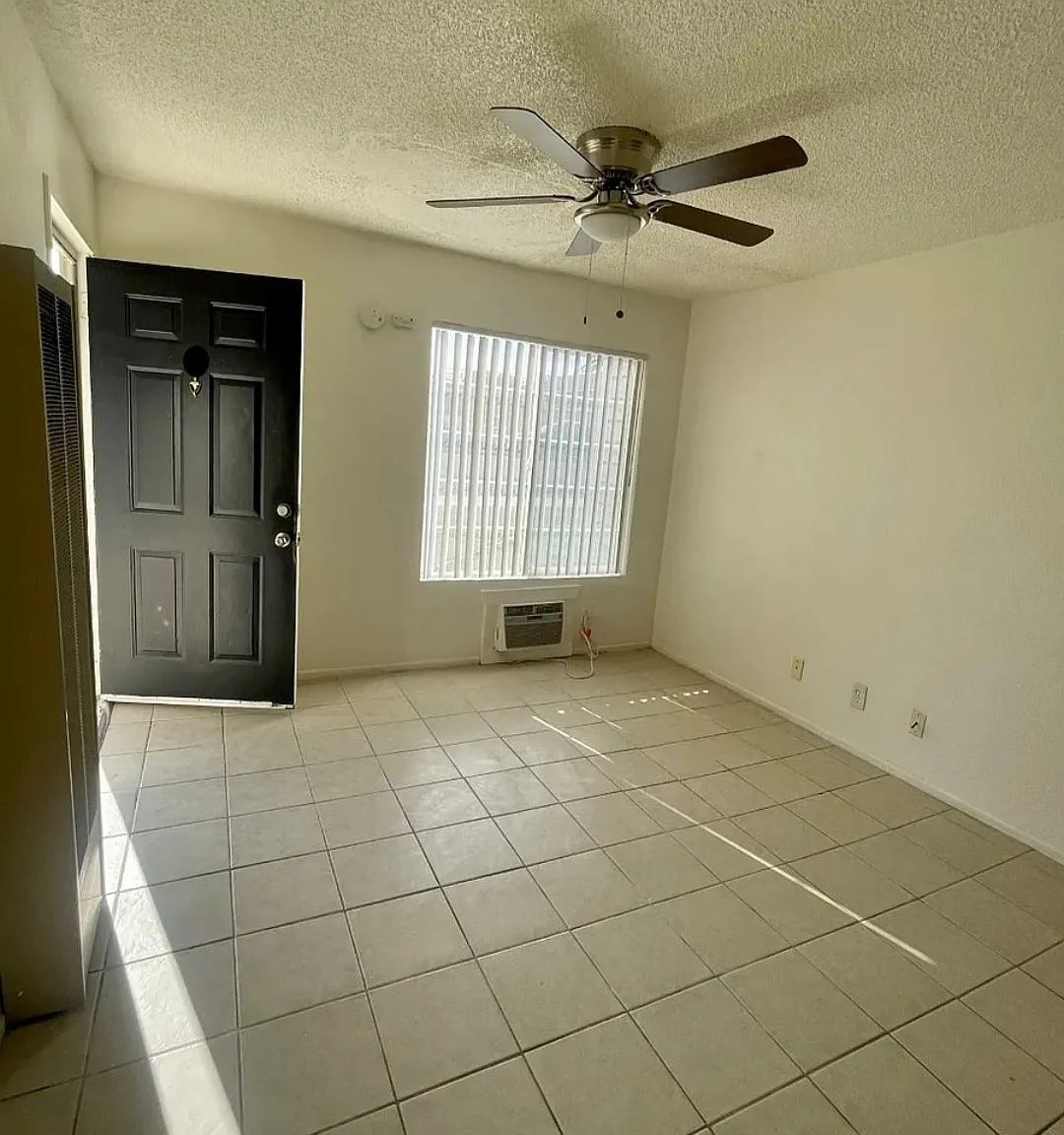 1 bed, $835 — Photo 1