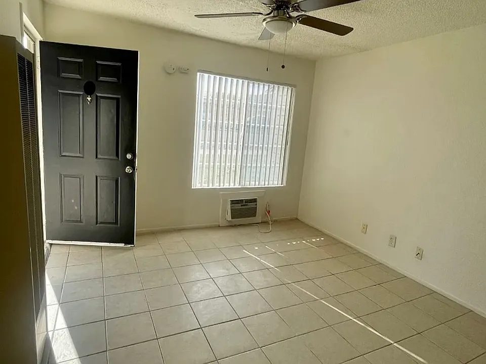108 Center St #11
