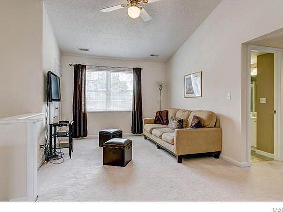 Wondeful vaulted ceilings!