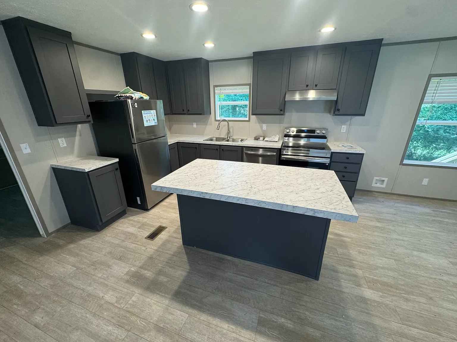 3 bed, 1323 sqft, $2,950 — Photo 1