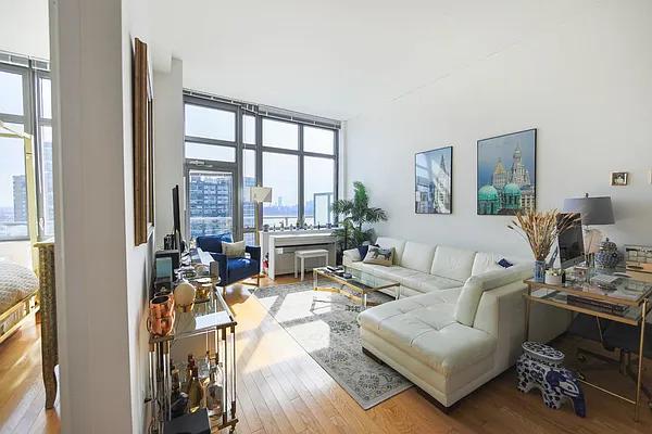 Rented by Warburg | media 5