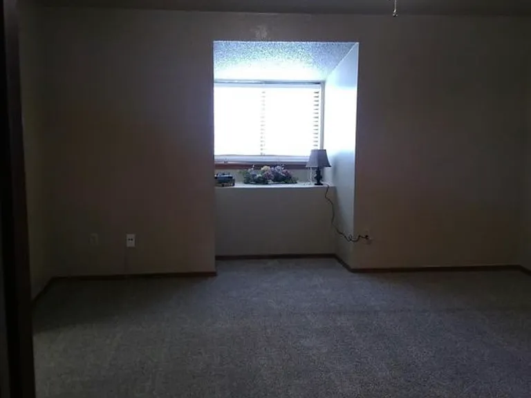 14035 Fairhill Ave — Photo 13