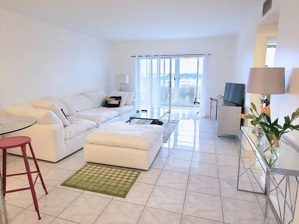 4330 Hillcrest Drive #705, Hollywood, FL 33021