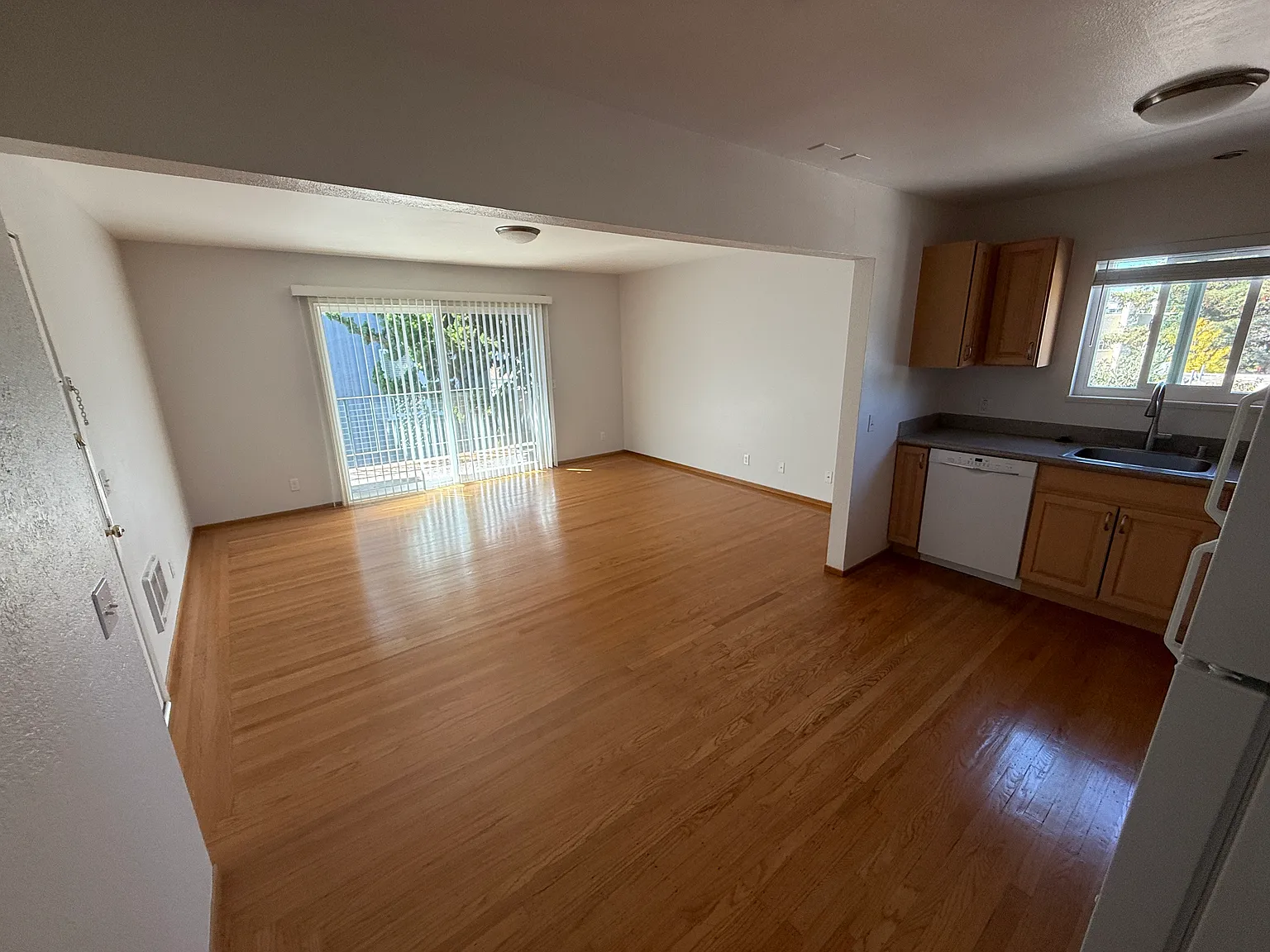 Van Dyke Apartments — Photo 3