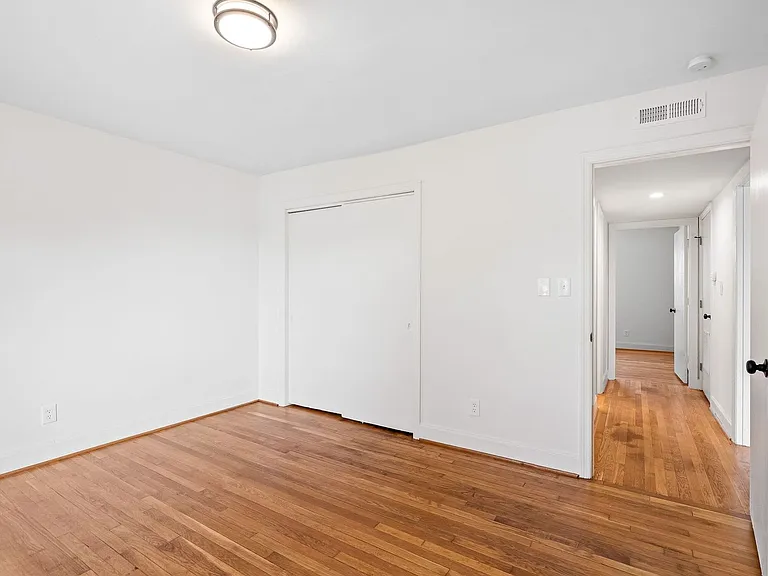 1121 West End Blvd — Photo 39
