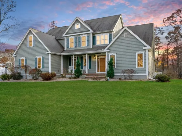 6 Newton Ln, Medway, MA 02053