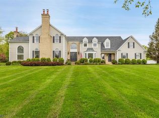 1 Ryan Ct, Chester, NJ 07930