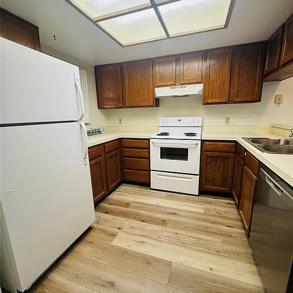 328 Woodlake Wynde — Photo 4