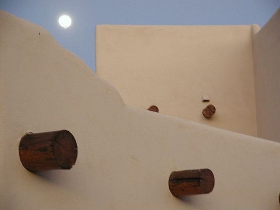 Watch meteor showers and other celestrial phenomenon from a large roof deck