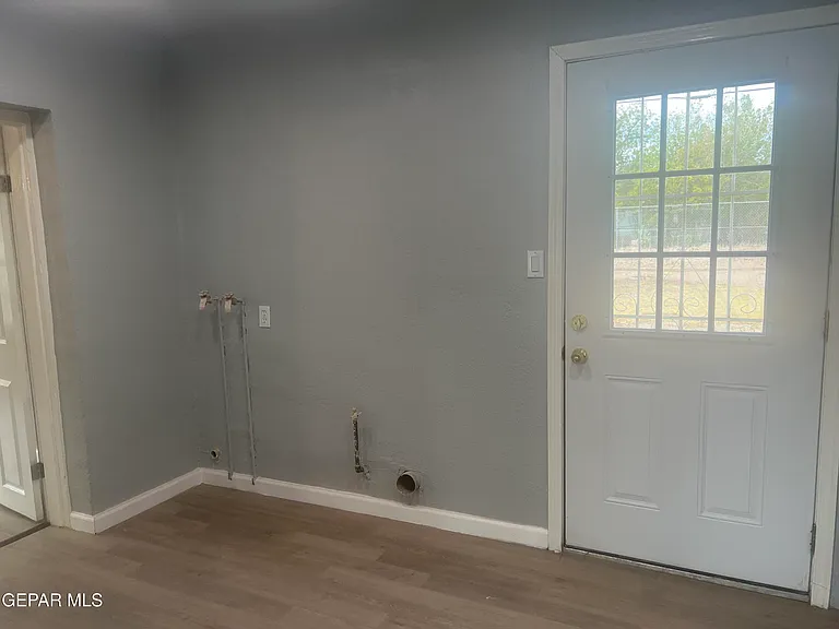 8405 Pinon St — Photo 12