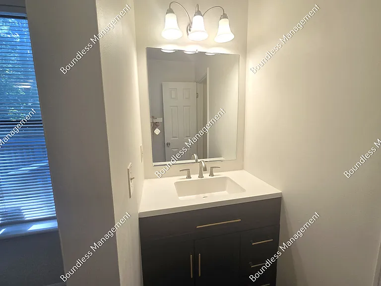 3172 Carmel Dr — Photo 10
