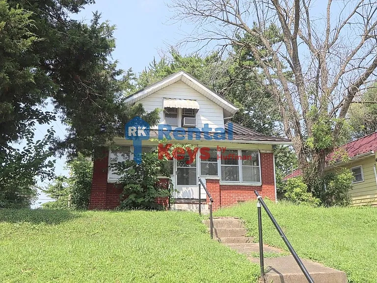 2600 N Heidelbach Ave — Photo 1