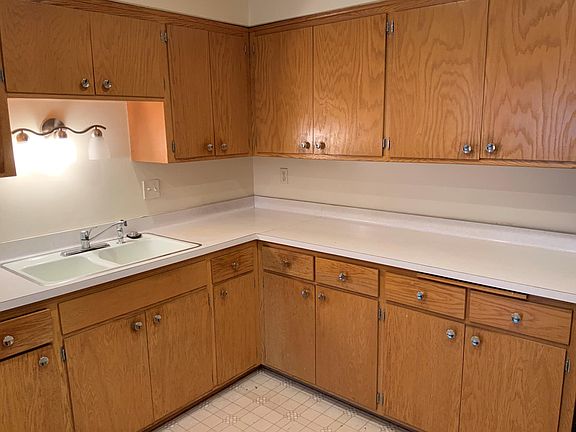 Large kitchen with lots of cabinet and counter space