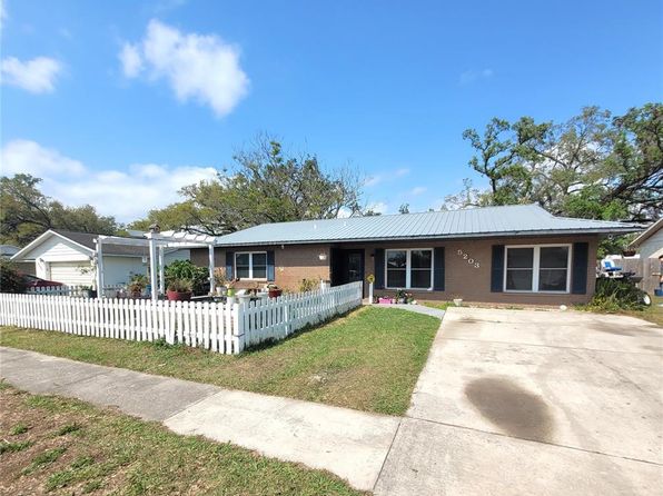 5203 Presidential St, Seffner, FL 33584