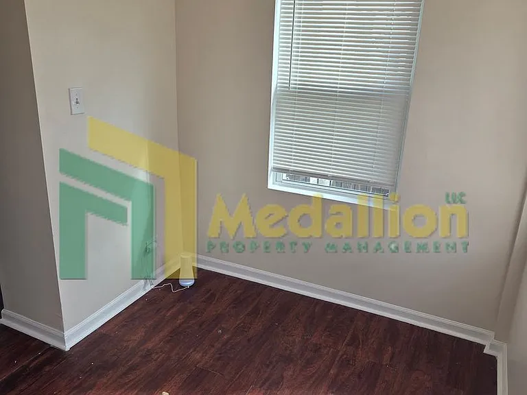 8749 S Wabash Ave — Photo 14