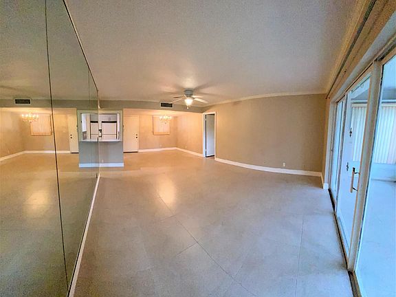 5th image of 725 Lori Drive #108