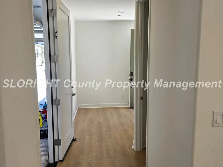 1028 Forest St — Photo 6