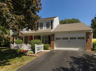 9168 Primrose Ln, Fox River Grove, IL