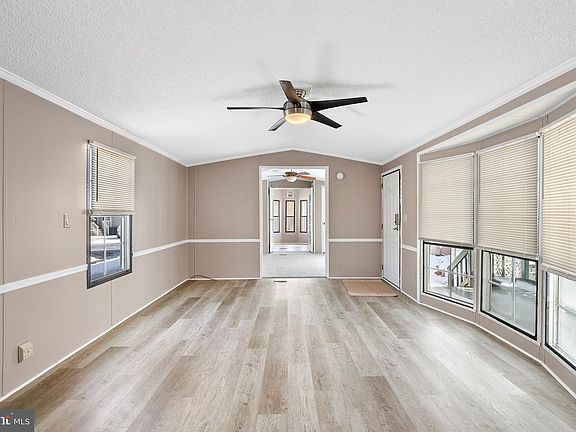 4th image of 3112 Queen Castle Ct
