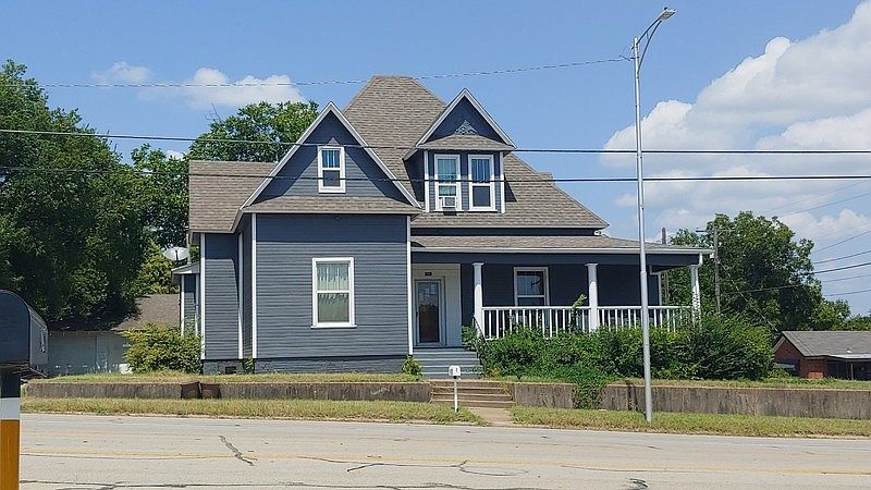 1st image of 1002 Palo Pinto St