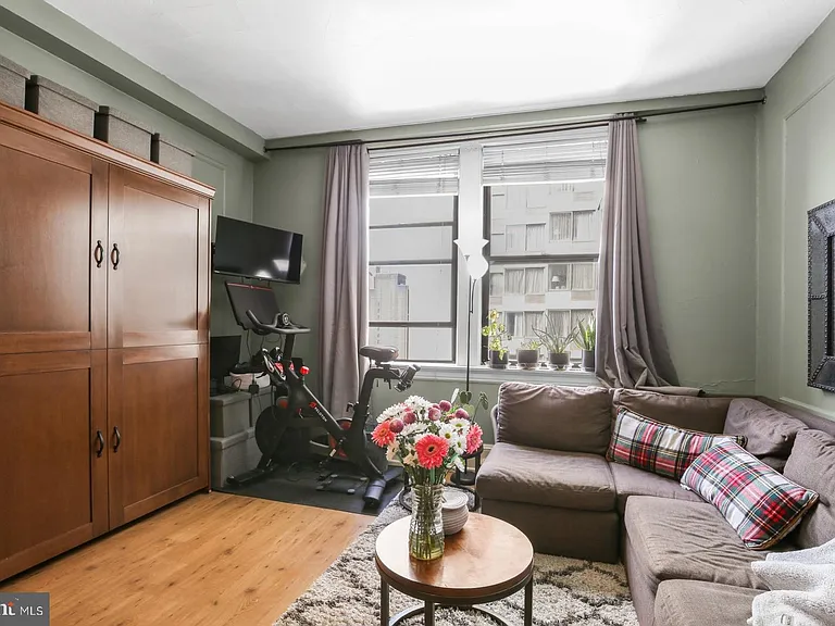 1324 Locust St #1418 — Photo 3