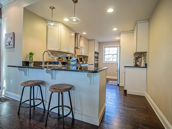 5th image of 508 Saint Andrews Dr