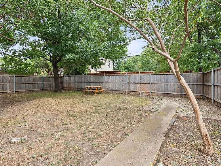 6132 Victor St — Photo 30