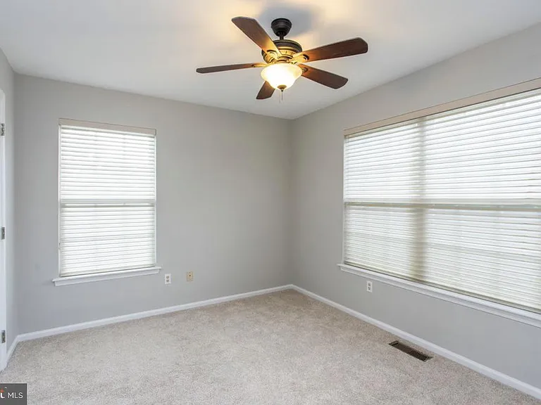 105 Farrington Ct — Photo 20