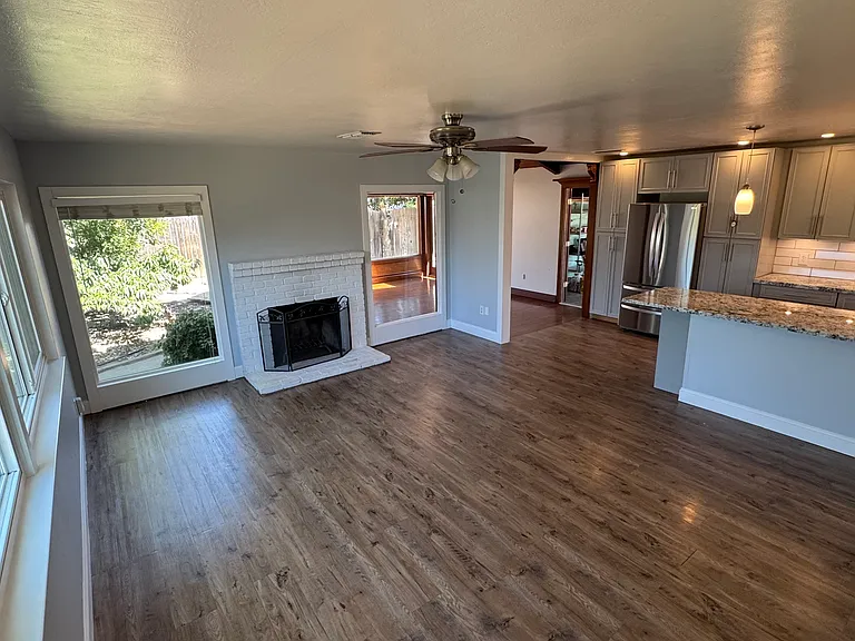 797 Washington Ave — Photo 5