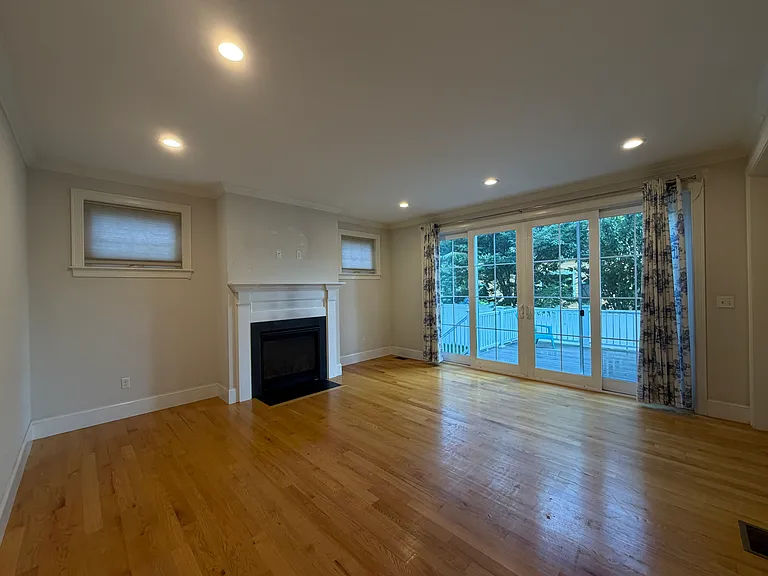896 Chestnut St #2 — Photo 7