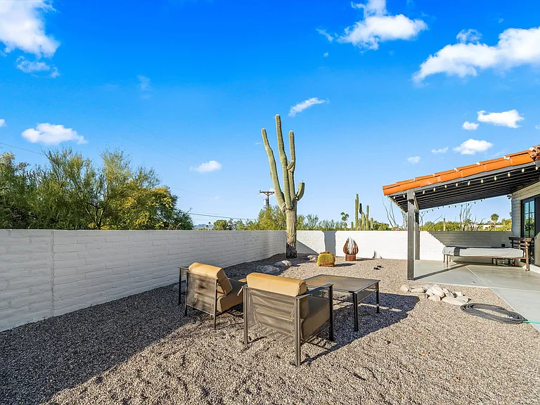 2640 E Camino La Zorrela — Photo 37
