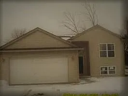 17614 Silver Maple St — Photo 2