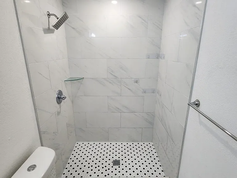 1605 N Gomez Ave — Photo 48