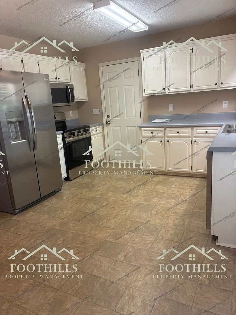 3 bed, 2.0 bath, 1200 sqft, $1,675 — Photo 3