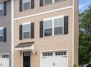 701 Lakeview Cv #1, Smithfield, VA 23430